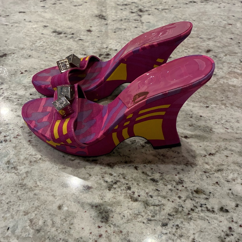 Dior by John Galliano Fall/Winter 2004 Purple Gambler Wedges - Picture 2 of 16